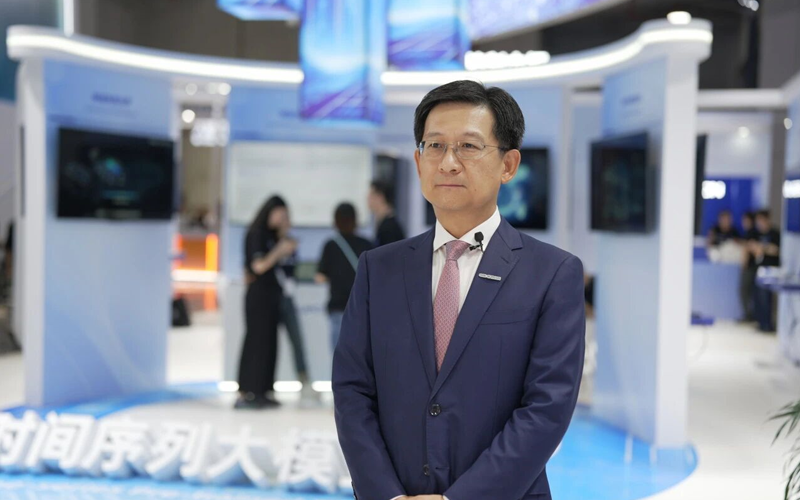 崔山受新华社专访：以工业具身智能沉构出产力，，，，，引领流程工业智能化升级